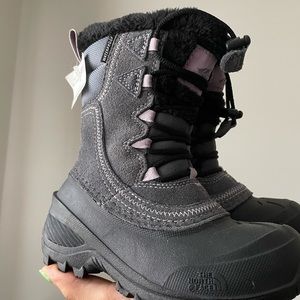 North face size 10 toddlers girl snow boots